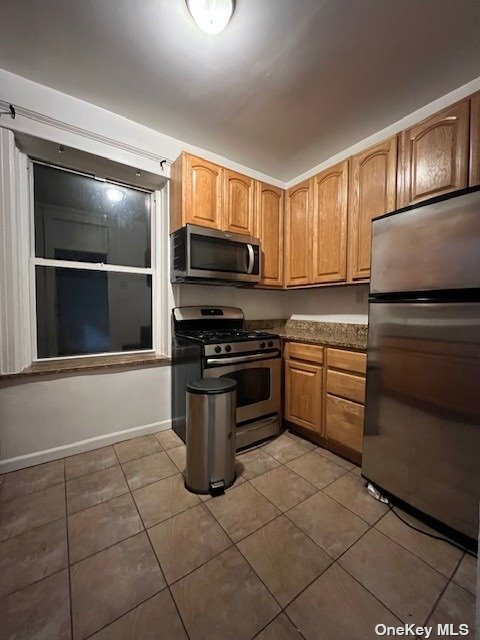 Building Photo - 40- 18-18-25 25th Ave