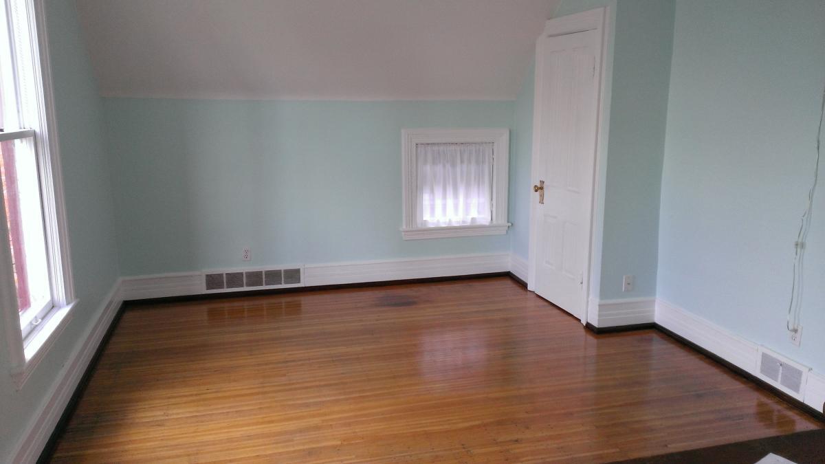 Living Room - 502 Porter Ave