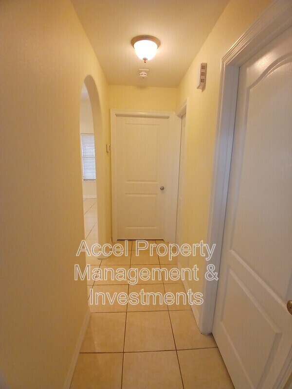 Foto del edificio - 4909 N Cypress St