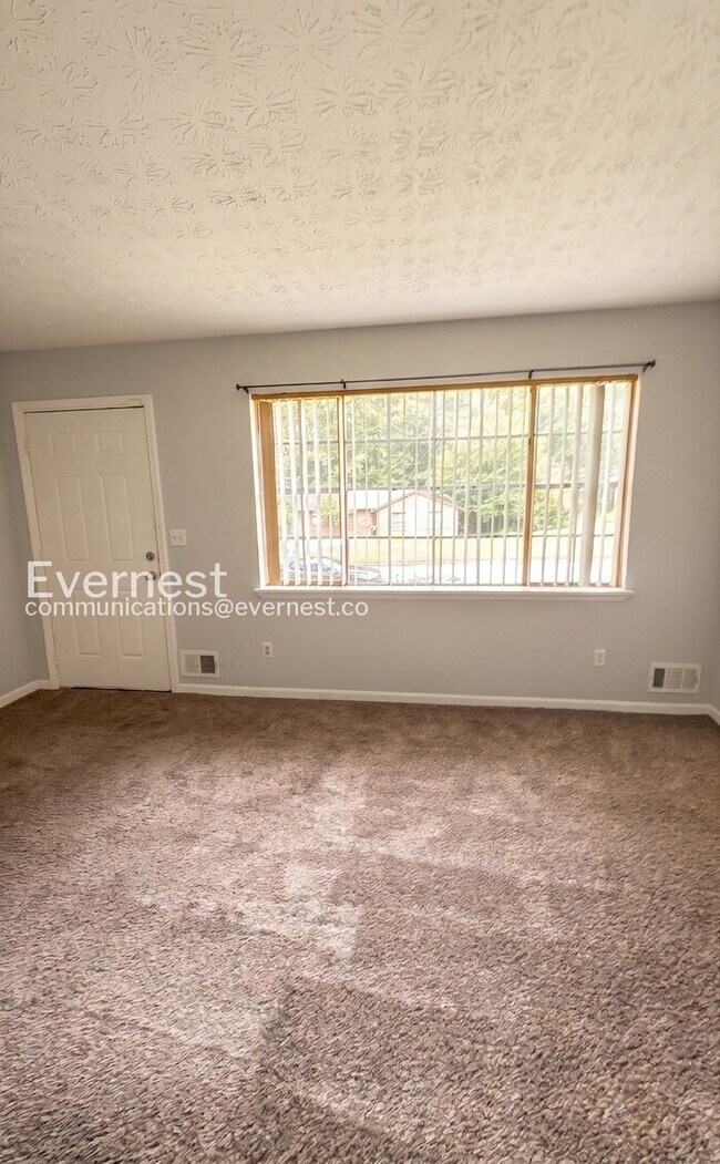 Foto del edificio - 6596 Fleming Rd