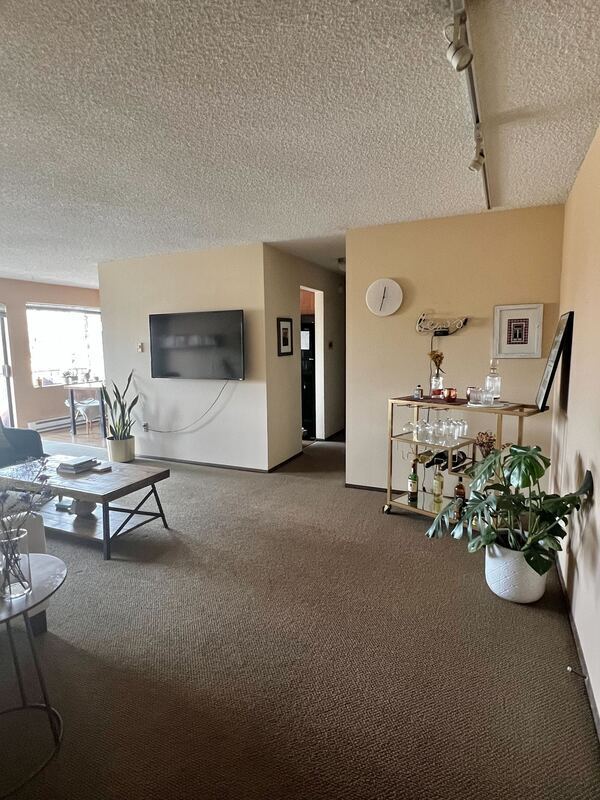Foto del edificio - 6110 24th Ave NW