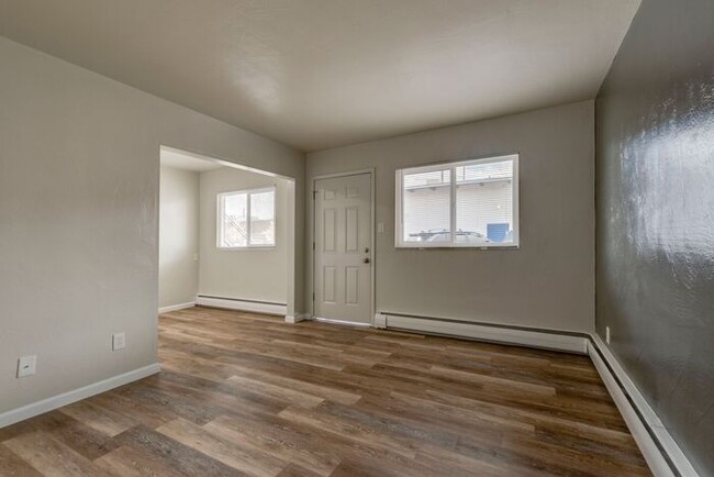 Foto del edificio - Urban living has never been so convenient!