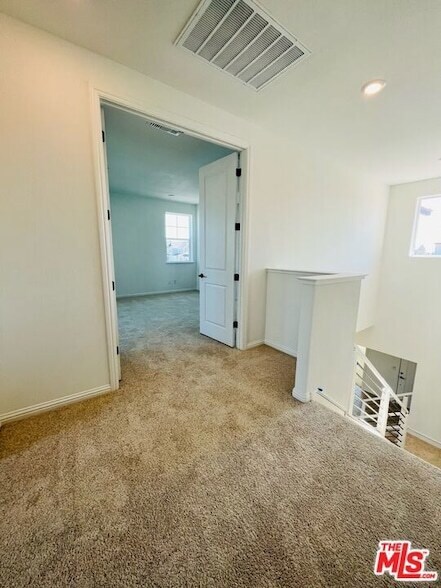 Foto del edificio - 1605 Plumas Dr