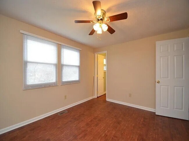 Building Photo - 7696 Devonwood Dr