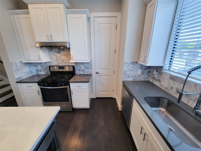 Foto del edificio - 10806 Warwana Rd