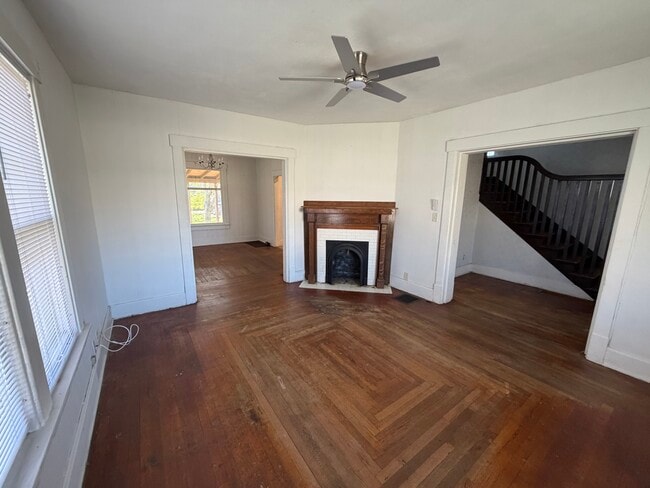 Sala de estar - 275 W Main St