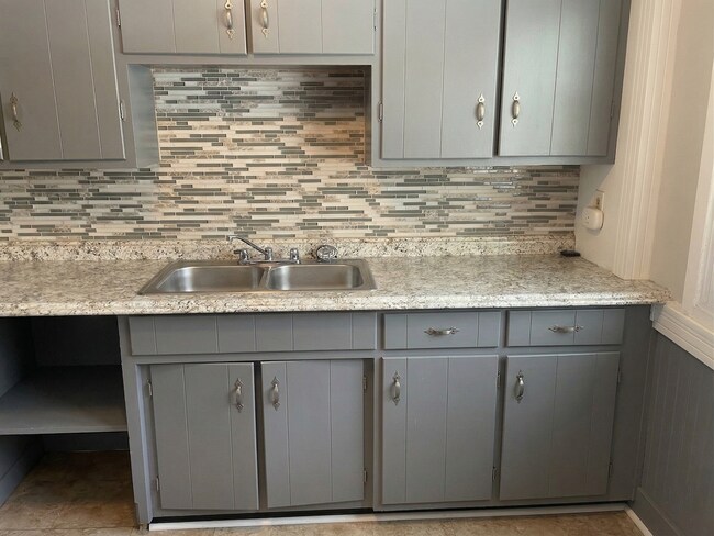 Foto del edificio - 222 Bellfield Ave