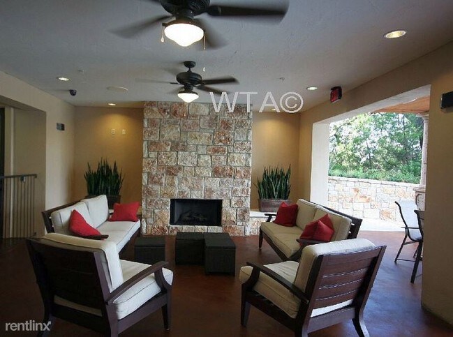 Foto del edificio - 7002 Convict Hill Rd