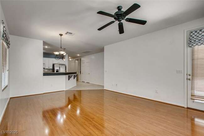 Building Photo - 5389 Progresso St