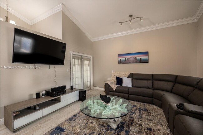 Foto del edificio - 19853 NW 64th Pl