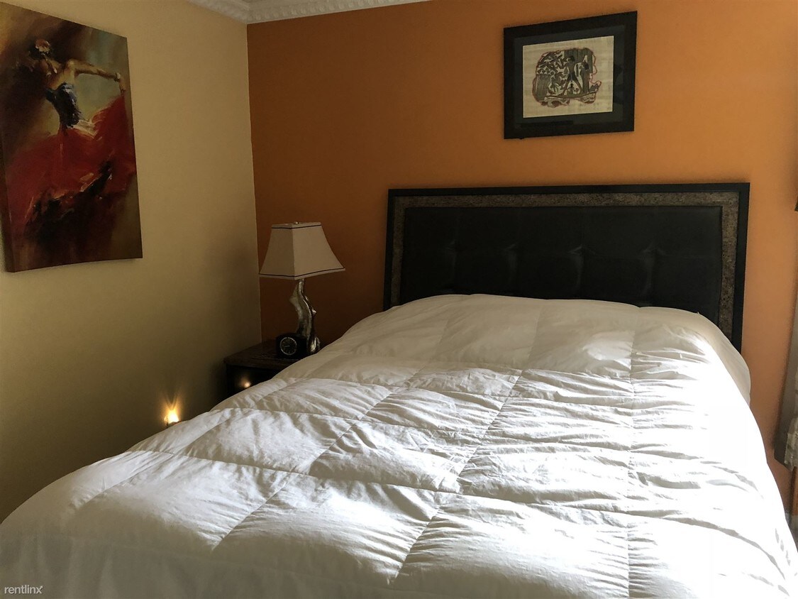 Primary Photo - 3 br, 2 bath House - 146 Franklin Street