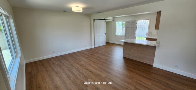 Foto del edificio - 1164 N Armel Dr