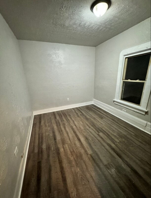 Foto del edificio - 11117 Prince Ave