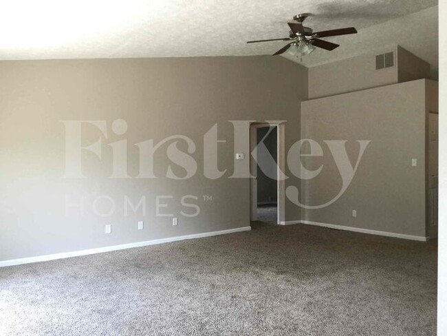 Foto del edificio - 274 Meadow Glen Dr