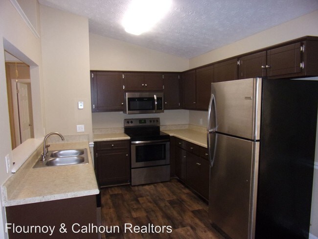 Building Photo - 6 Trestlewood Ct