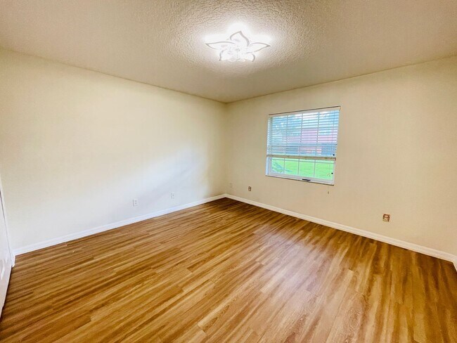 Building Photo - Charming 1-bedroom, 1 bathroom condo in Wi...