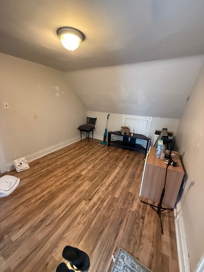 Foto del edificio - Allston 5 Bed – 1,700 Sq Ft – W/D in Unit – No Fee – 9/1