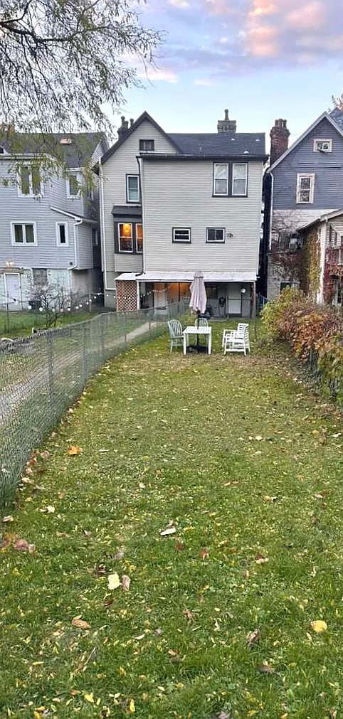 Foto del edificio - 442 Biddle Ave