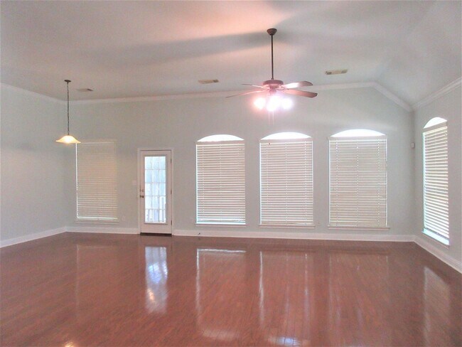 Foto del edificio - Large Single level 4-bedroom Home in Avery...