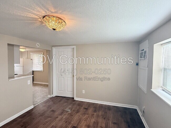 Foto del edificio - 2135 8th Ave N