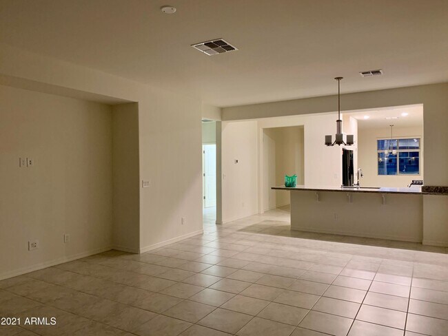 Foto del edificio - 5418 W Country Garden Ln
