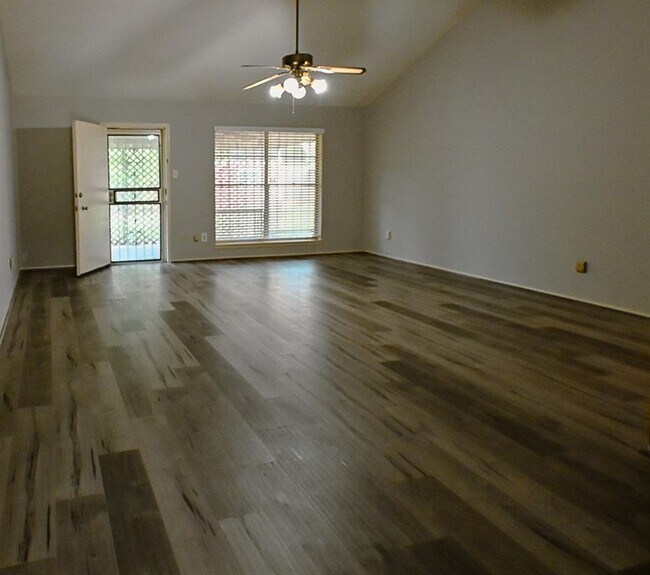 Foto del edificio - 10622 Hillcroft St
