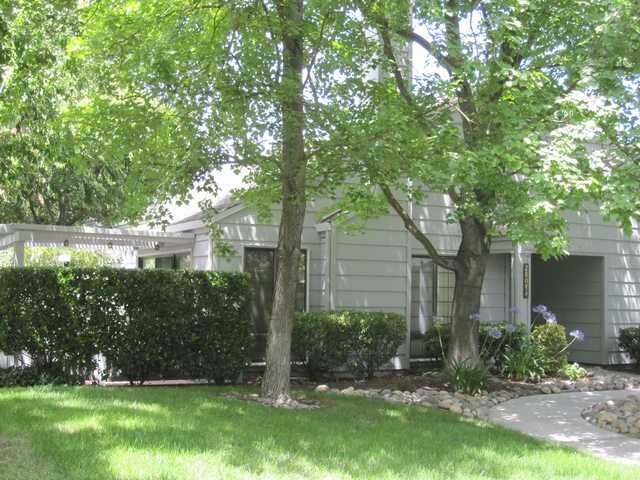 Building Photo - Condo For Rent in Modesto