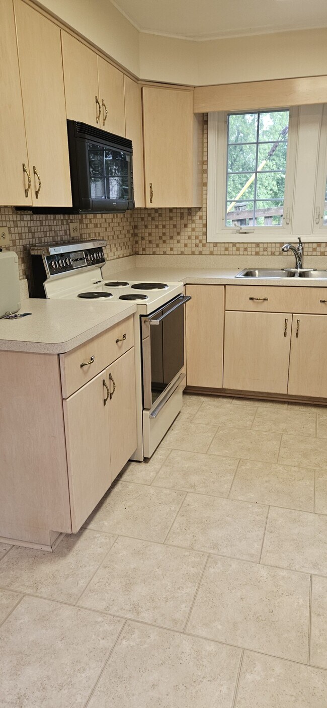 Foto del edificio - 8 West Ave