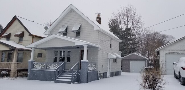 Foto del edificio - Old Brooklyn Area - 3 Bedroom Single Famil...
