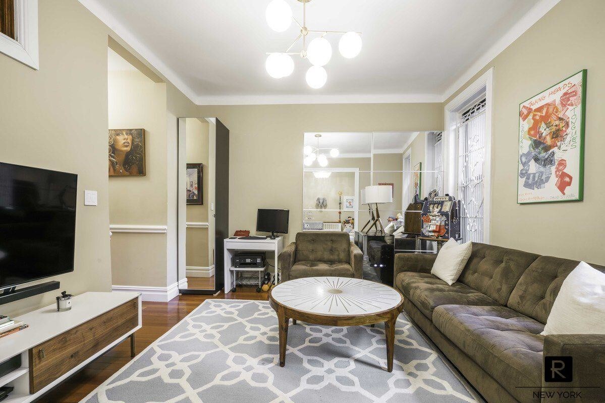 Primary Photo - 126 East 12th Street