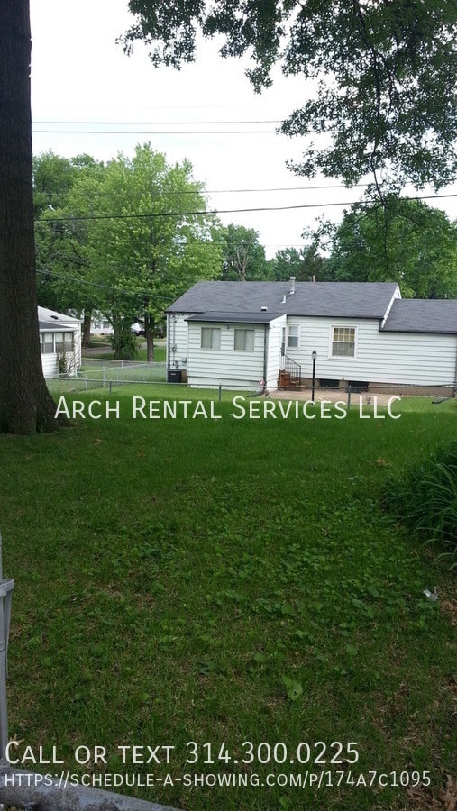 Building Photo - 1253 Avant-