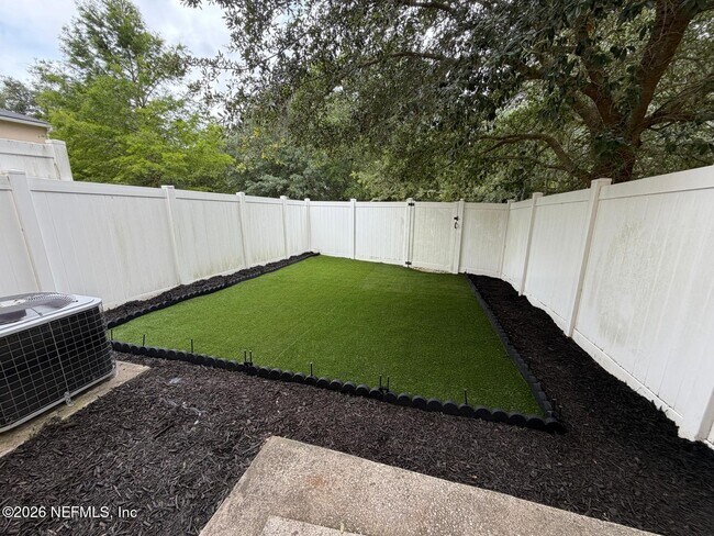 Foto del edificio - 8224 Halls Hammock Ct