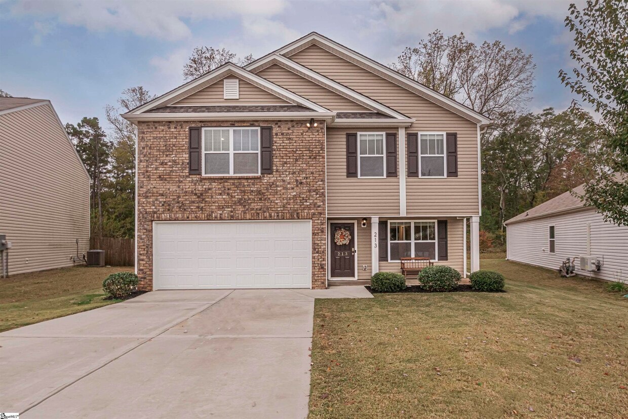 Foto principal - 213 Sweetgrass Ln