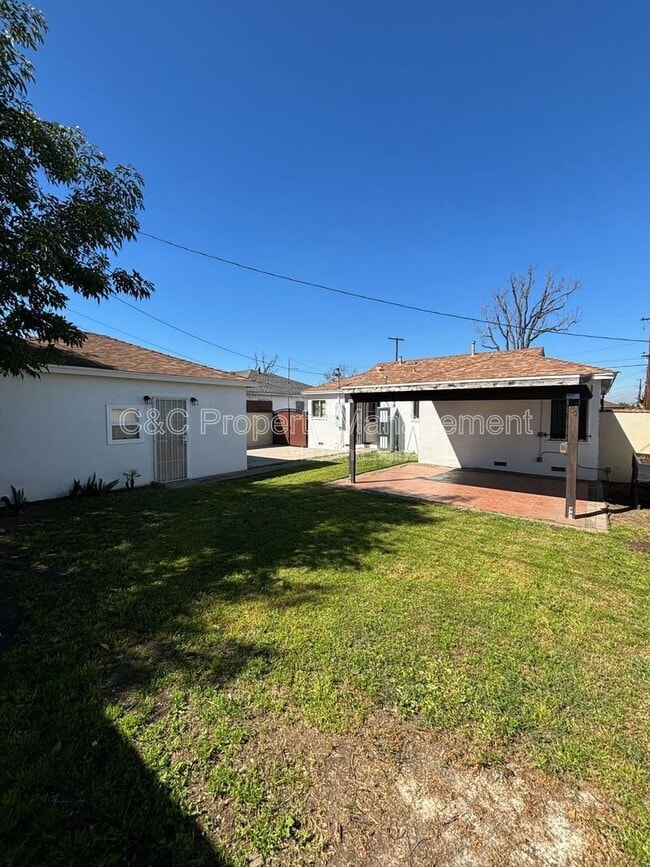 Building Photo - 1408 E 142nd St