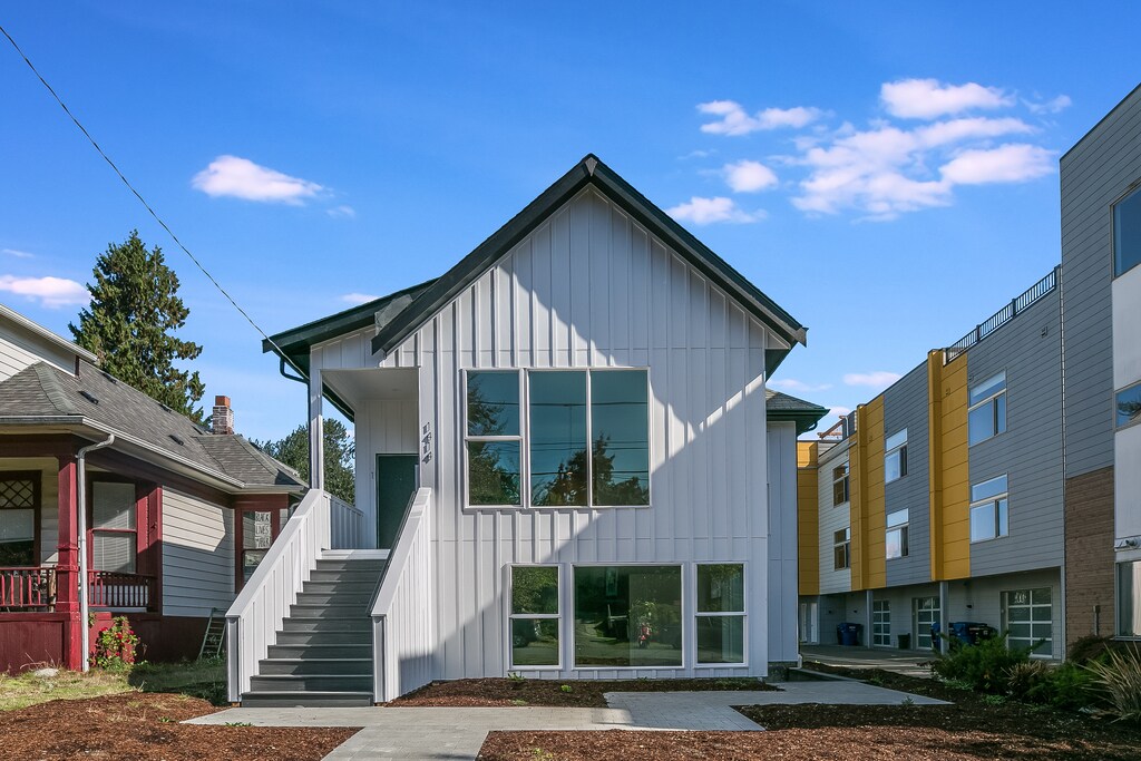 Primary Photo - 1414 20th Ave