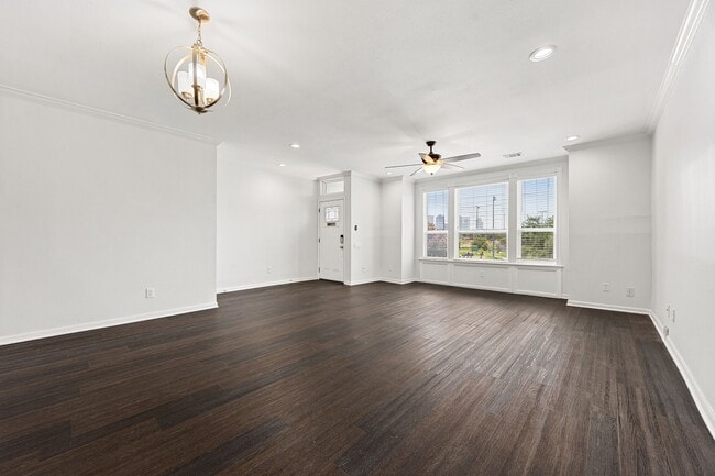 Building Photo - 889 Usener St