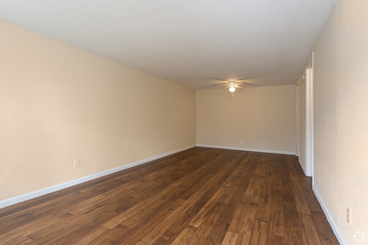 Foto principal - Palatka Oaks Apartments