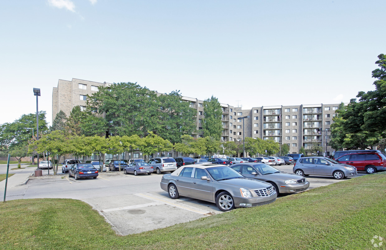 Building Photo - Clinton Place Apartments & Townhomes