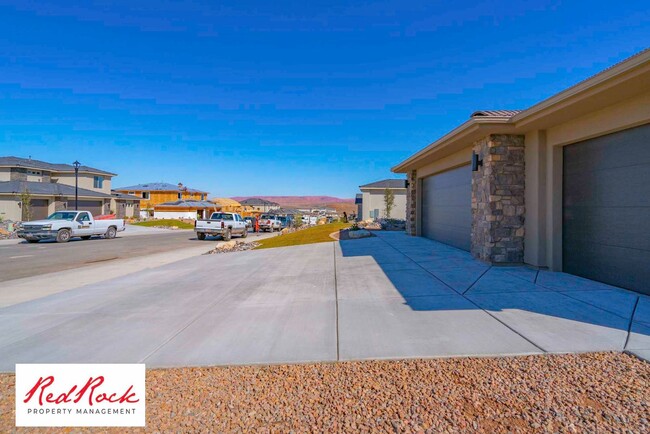 Building Photo - Come Live in the Desirable Sage Canyon Nei...