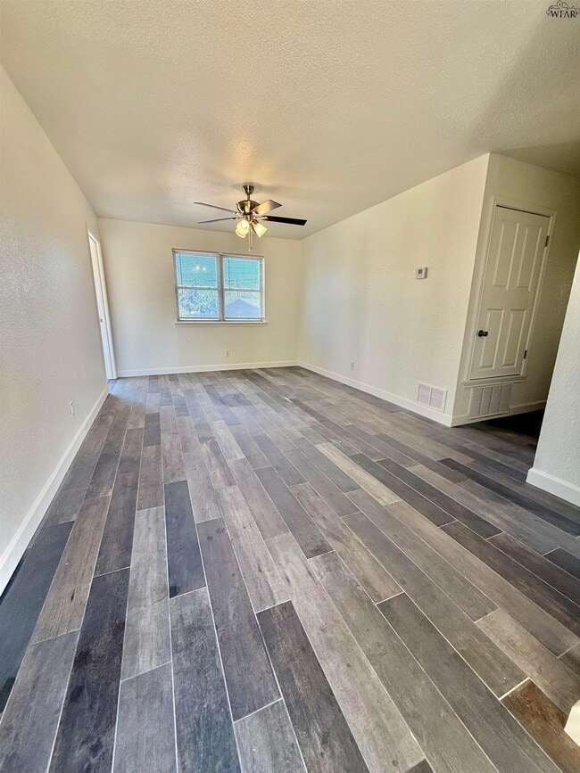 Foto del edificio - 4717 Bonny Dr