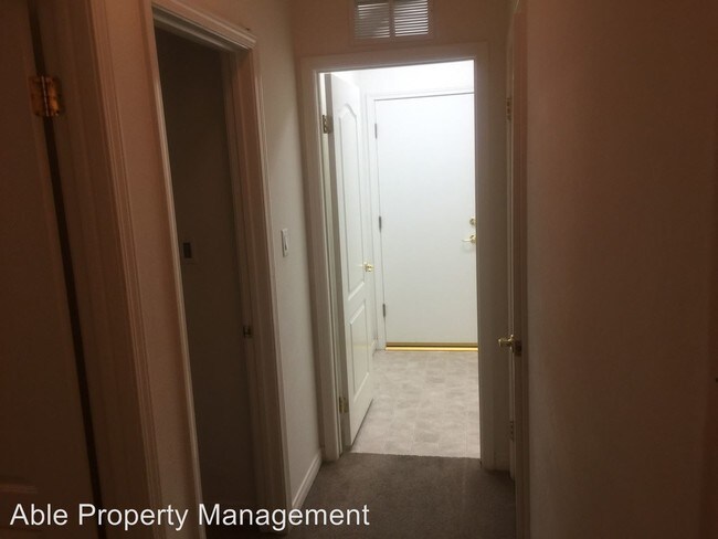 Building Photo - 4 br, 2 bath House - 6000 Lakewood Shore Dr.