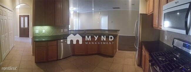 Building Photo - 3 br, 2.5 bath House - 2015 Que Manor Dr