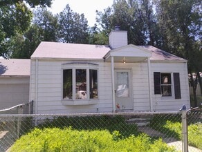 Building Photo - 2526 S Hydraulic Ave