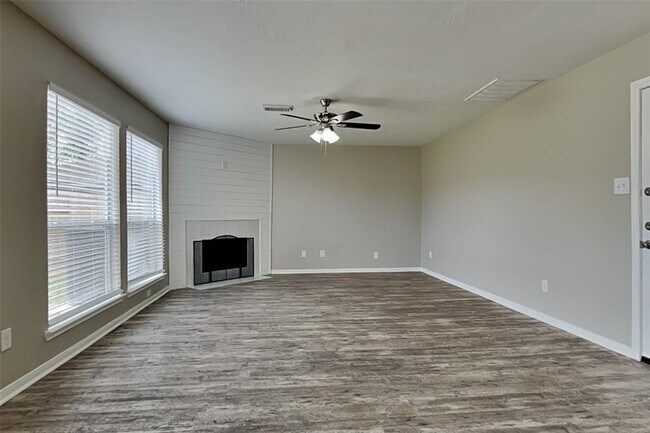 Building Photo - 2506 Buckminster Dr