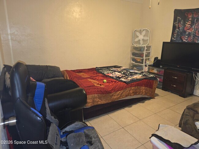 Foto del edificio - 1711 Dixon Blvd