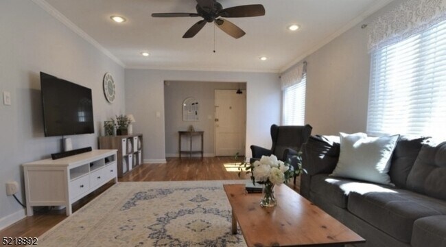 Building Photo - 23A Troy Dr