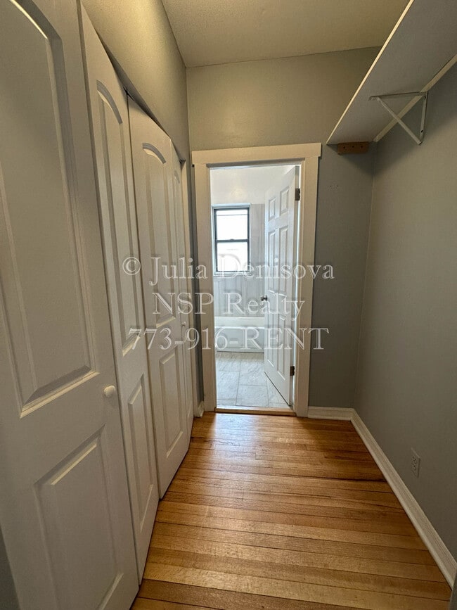 Building Photo - 1319 W Estes Ave