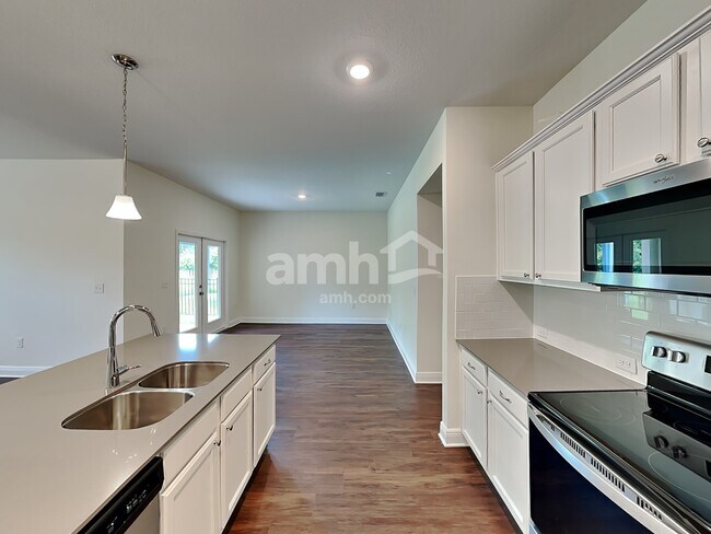 Foto del edificio - 20573 Calla Lily Drive