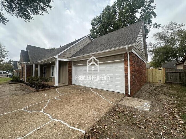 Foto del edificio - 4651 Leash Ln