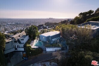 Building Photo - 8464 Cole Crest Dr
